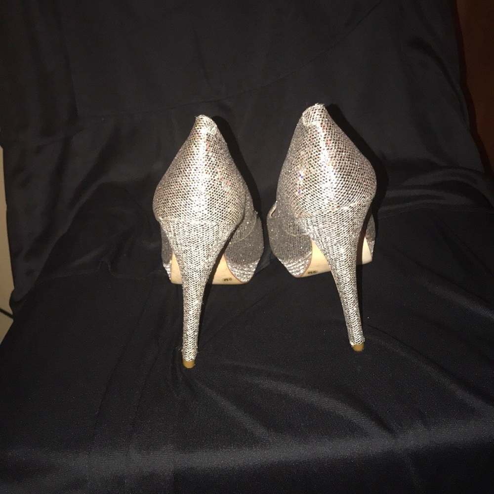 Shoes - Picture 3 of 4